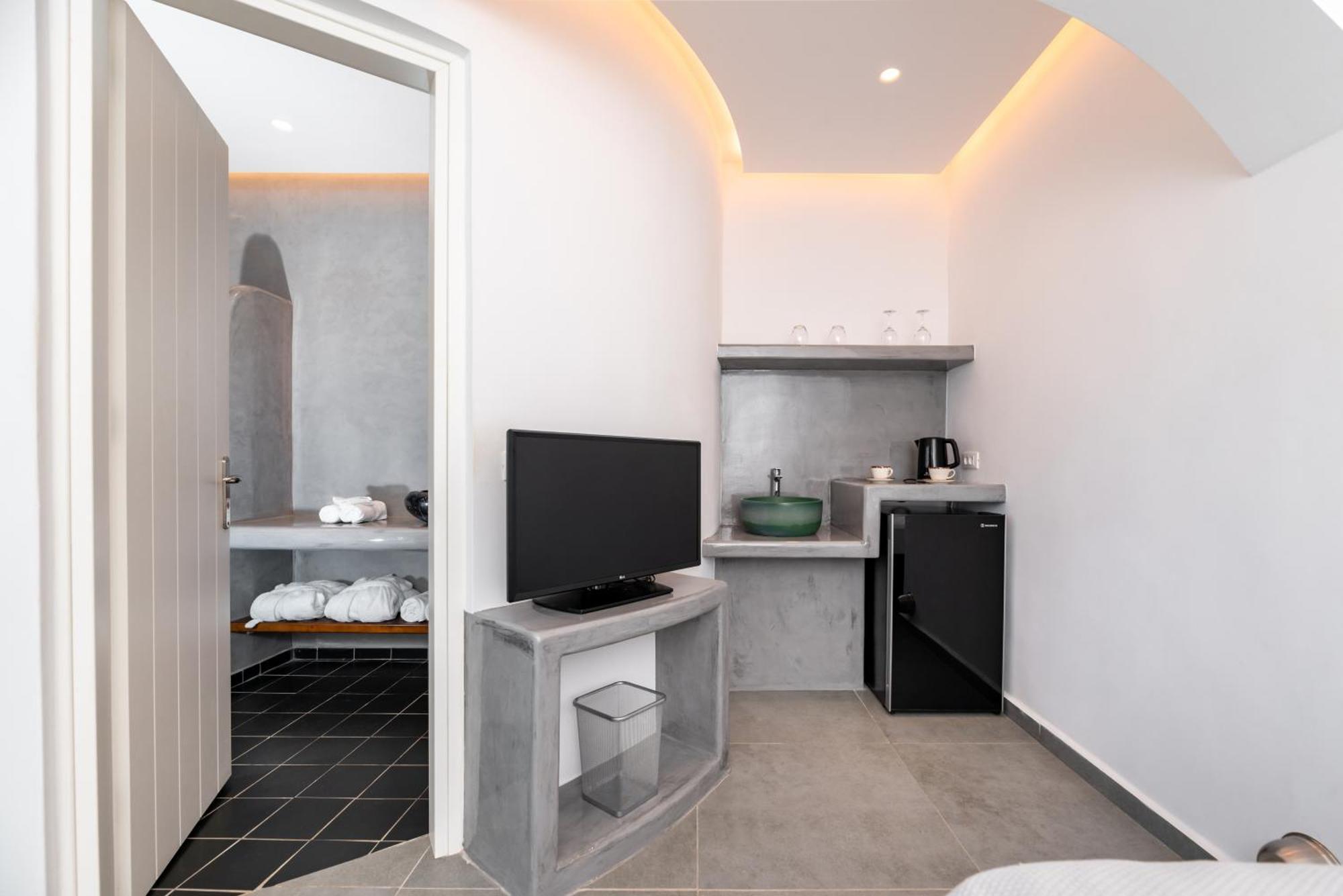Santa Irina Luxury Sunny Lofts Hotel Perivolos  Exterior photo